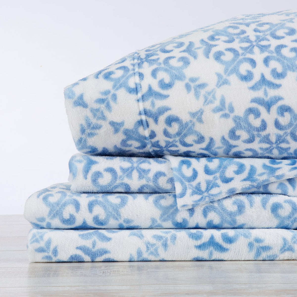 Printed Velvet Plush Sheet Set – Velvet Luxe Lattice Collection – view 3