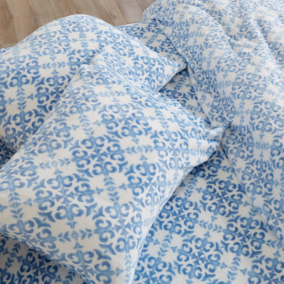 Printed Velvet Plush Sheet Set – Velvet Luxe Lattice Collection – view 4