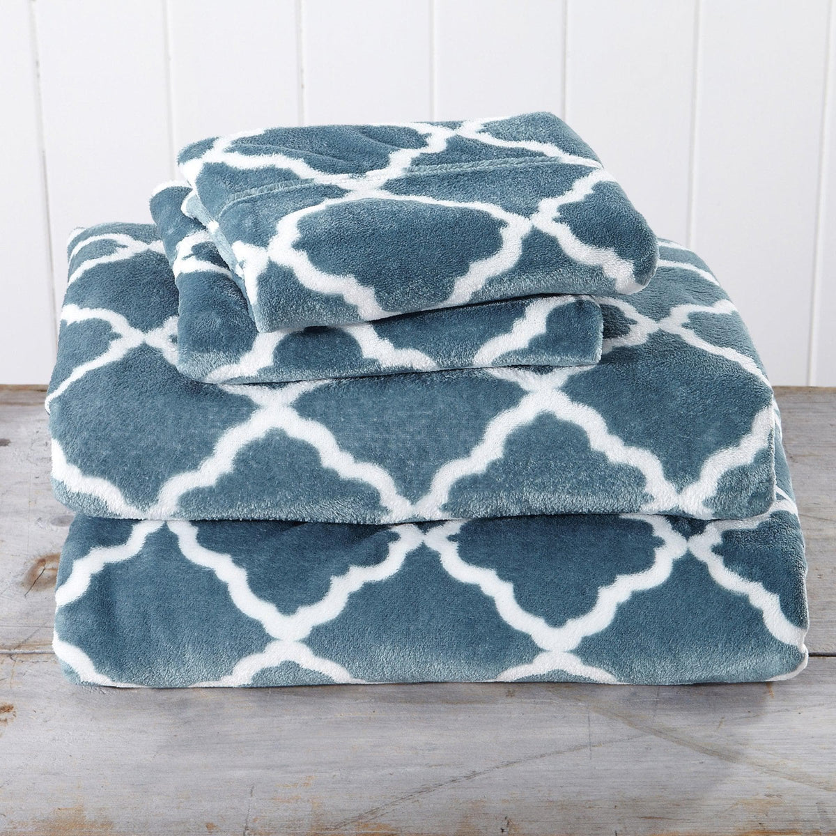 Printed Velvet Plush Sheet Set – Velvet Luxe Lattice Collection – view 10