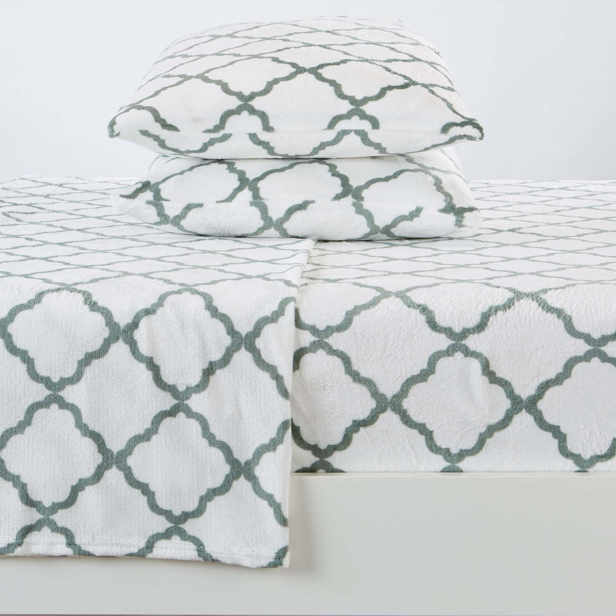 Printed Velvet Plush Sheet Set – Velvet Luxe Lattice Collection – view 14