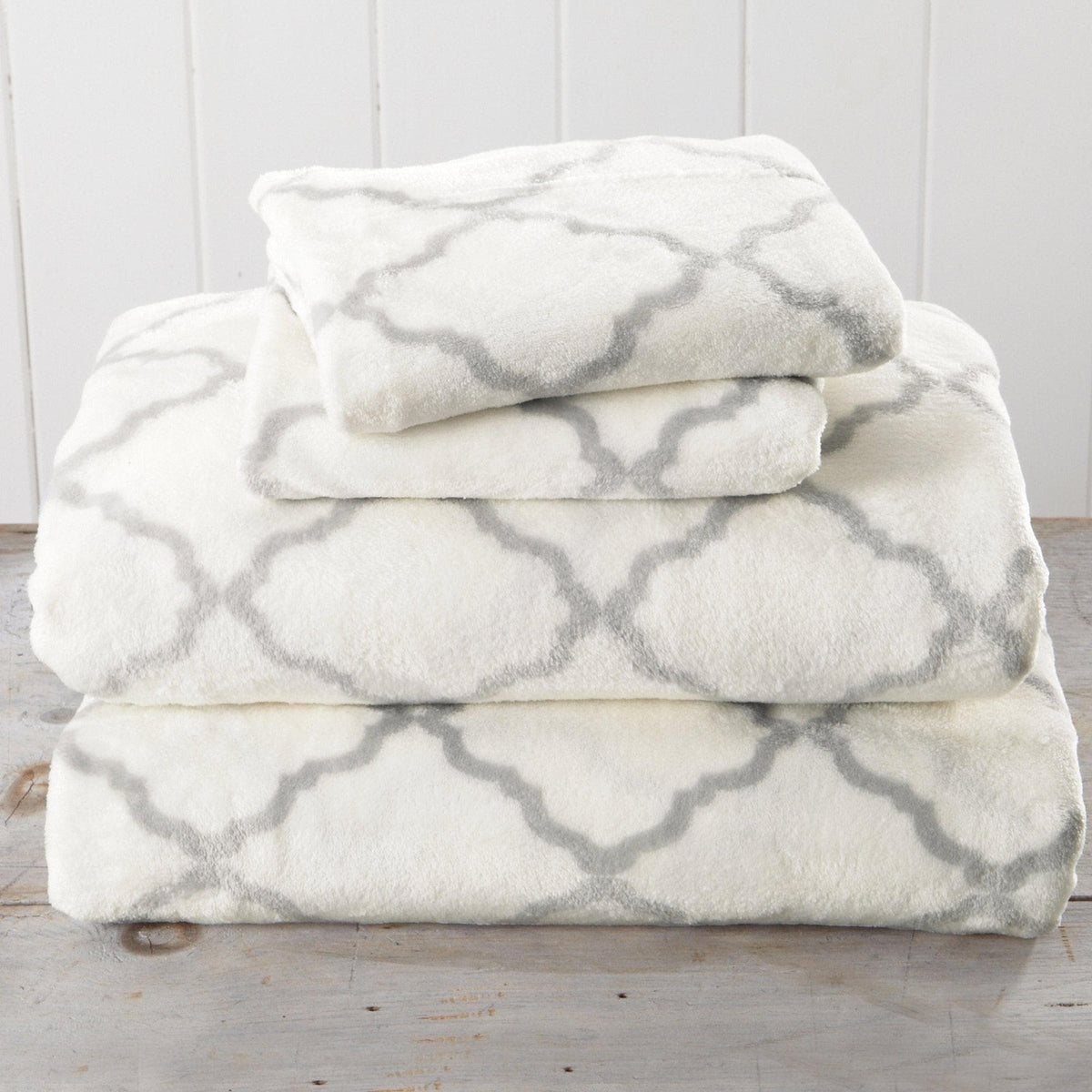 Printed Velvet Plush Sheet Set – Velvet Luxe Lattice Collection – view 22