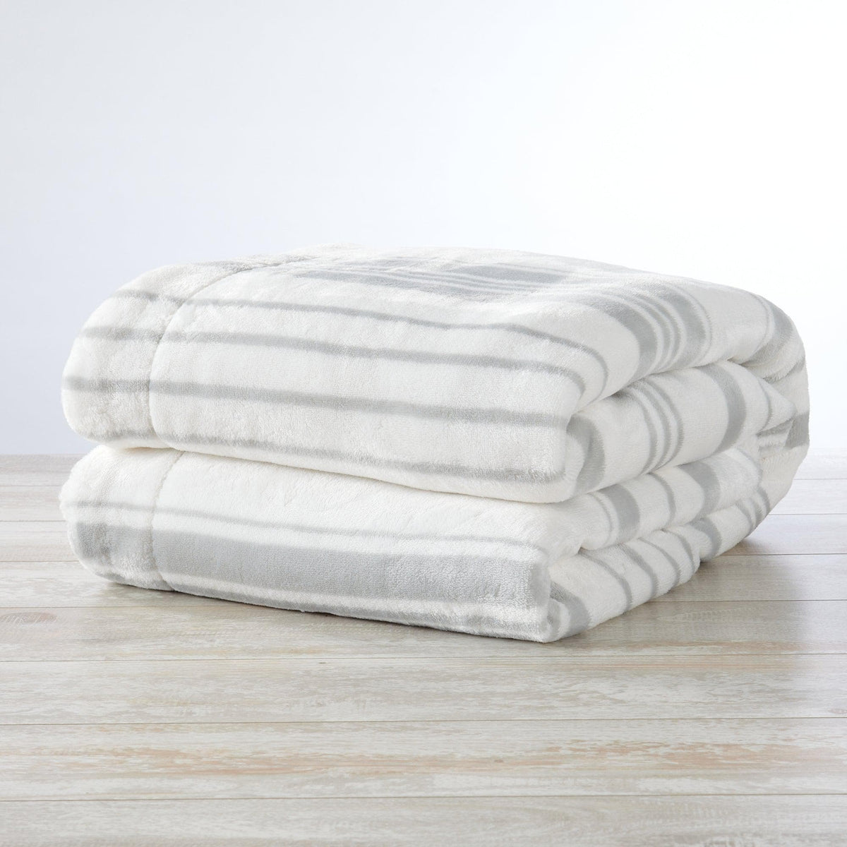 Kinsley Collection Velvet Plush Sherpa Luxury Bed Blanket and Throw – view 60