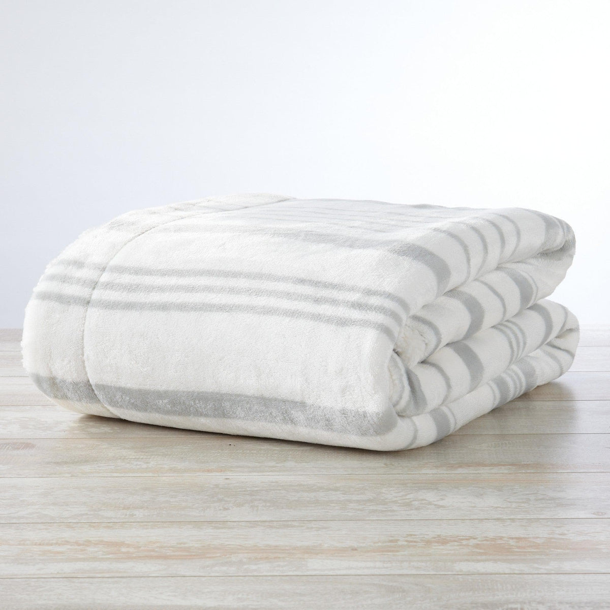 Kinsley Collection Velvet Plush Sherpa Luxury Bed Blanket and Throw – view 61
