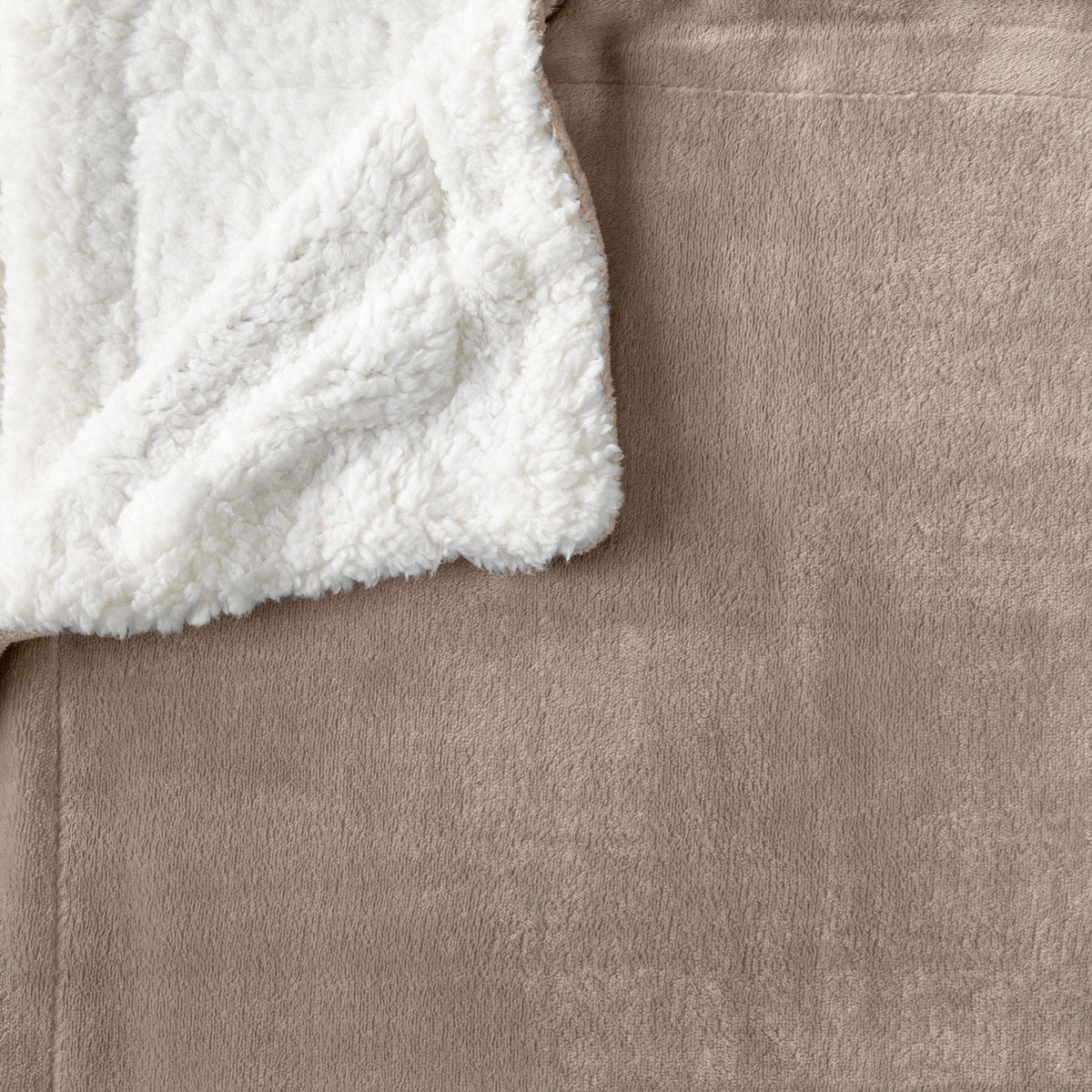 Kinsley Collection Velvet Plush Sherpa Luxury Bed Blanket and Throw – view 11