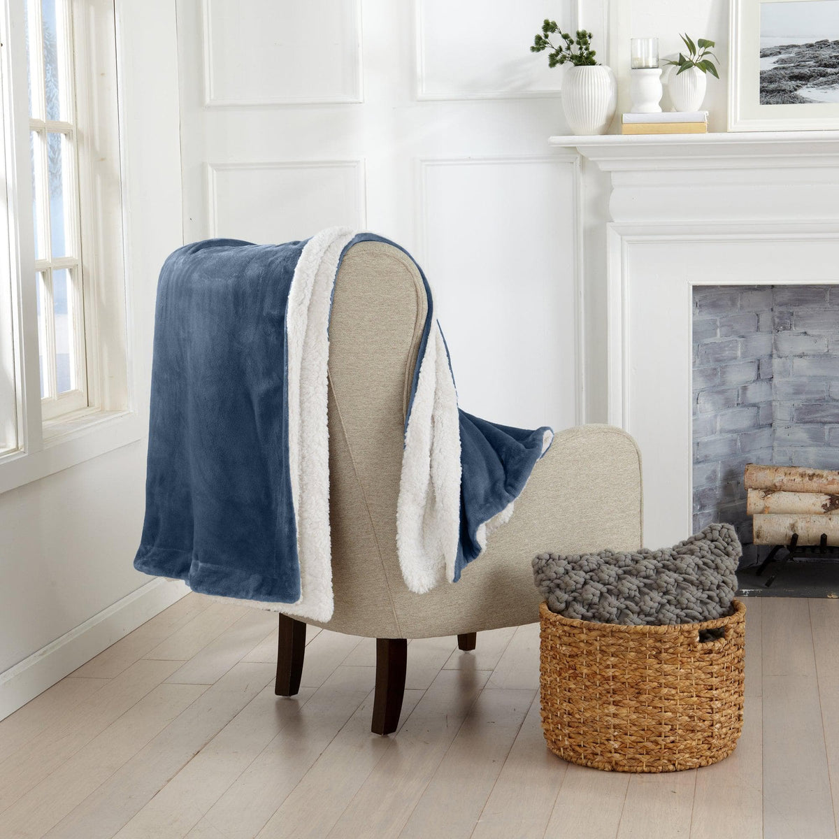 Kinsley Collection Velvet Plush Sherpa Luxury Bed Blanket and Throw – view 16