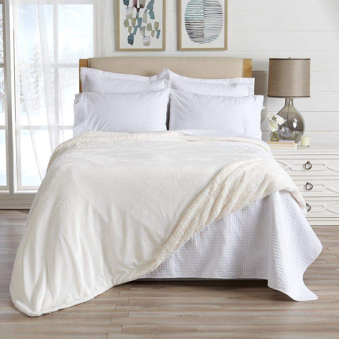 Kinsley Collection Velvet Plush Sherpa Luxury Bed Blanket and Throw – view 70