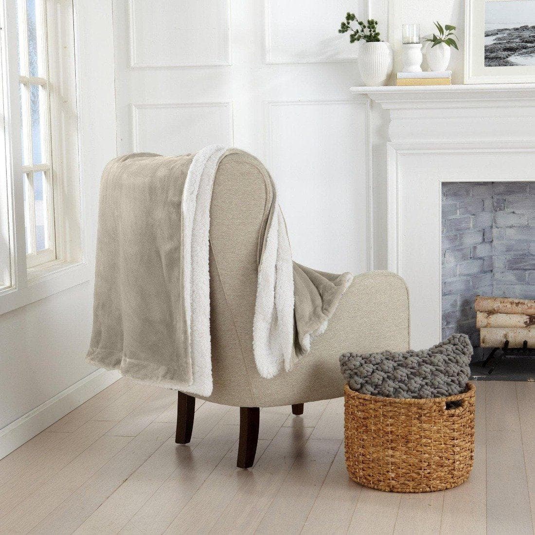 Kinsley Collection Velvet Plush Sherpa Luxury Bed Blanket and Throw – view 92