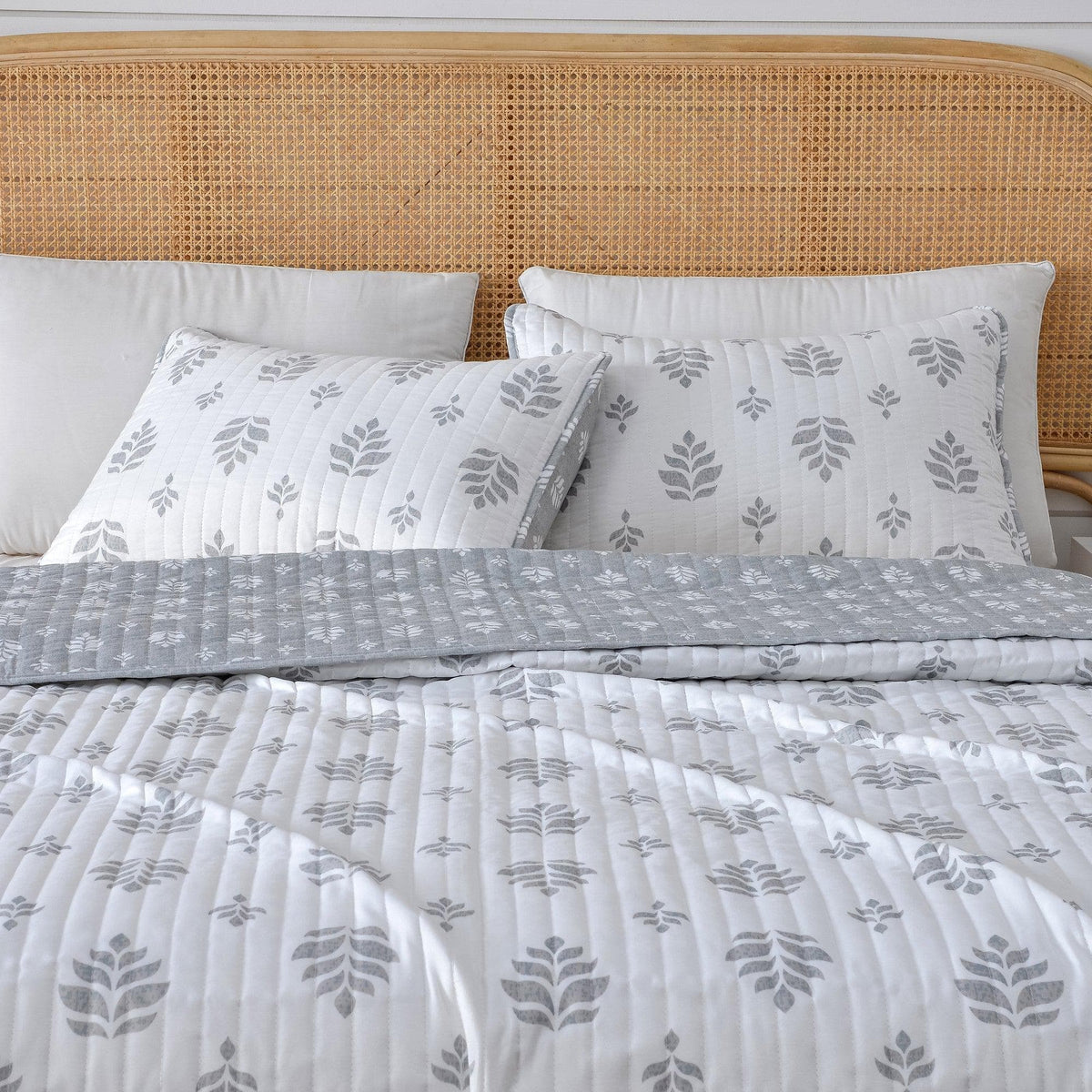 French Floral Lightweight Quilt Set – Colette Collection – view 4