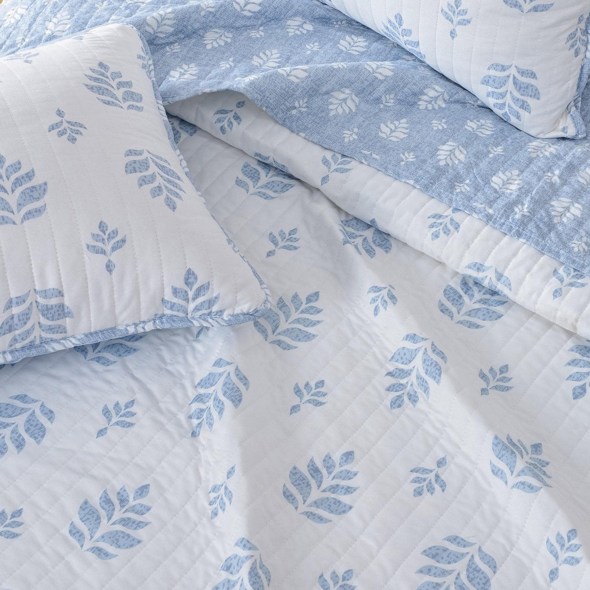 French Floral Lightweight Quilt Set – Colette Collection – view 8