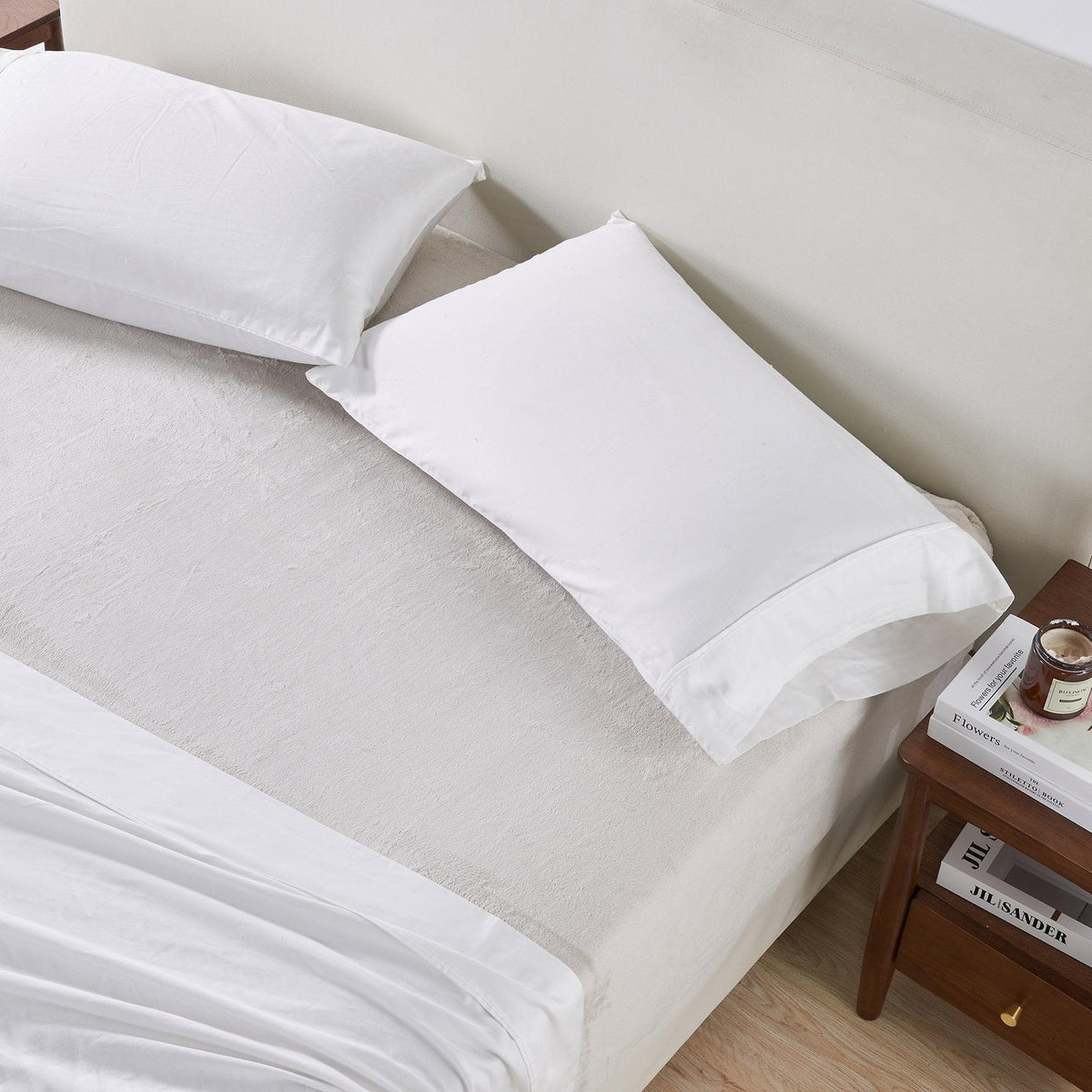 Solid Velvet Plush Fitted Sheet – Velvet Luxe Collection – view 9