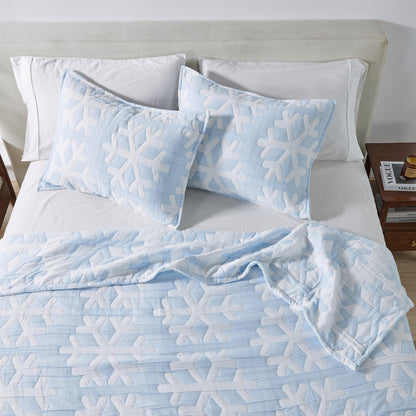 Reversible Matelassé Snowflake Quilt Set – Nino Collection – view 2