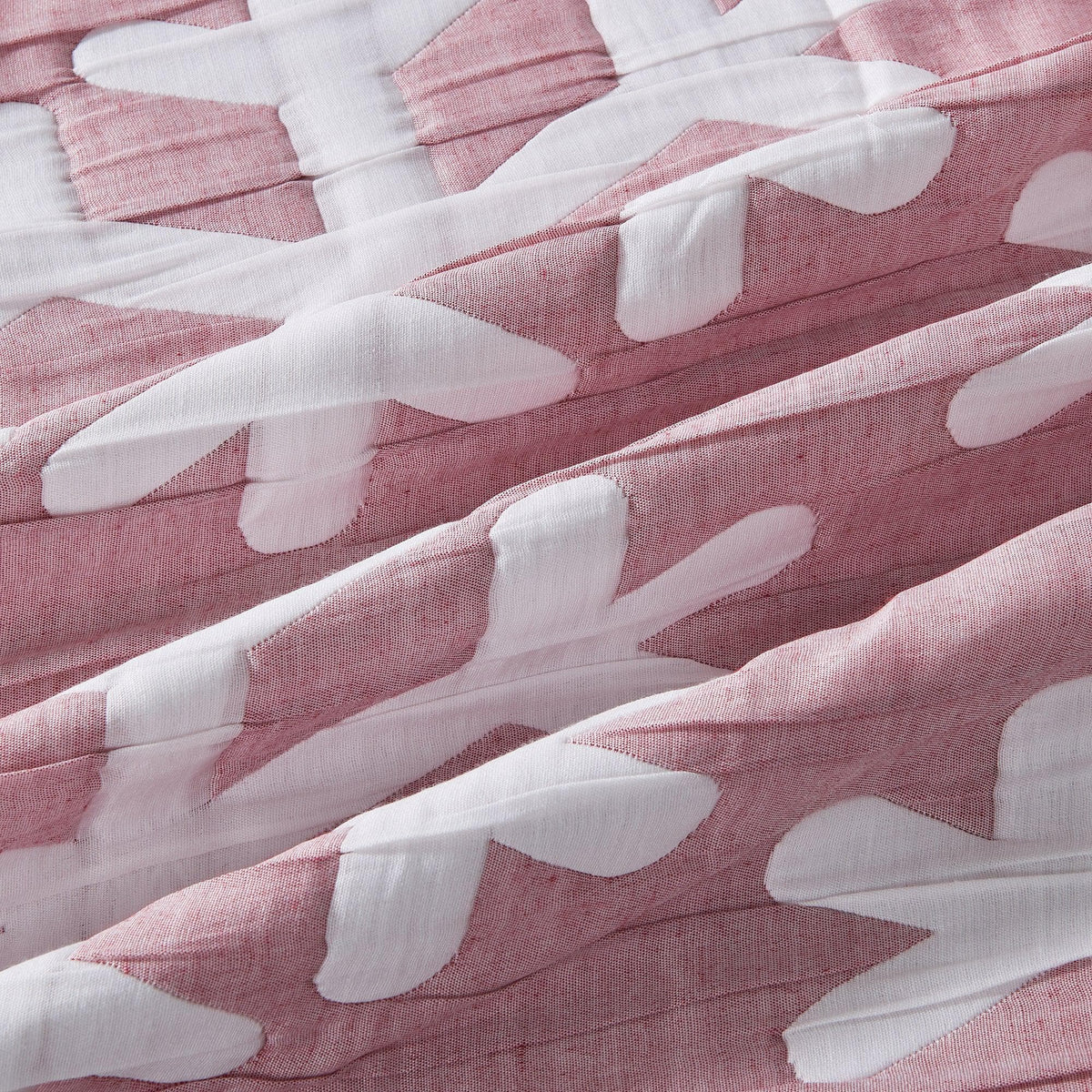 Reversible Matelassé Snowflake Quilt Set – Nino Collection – view 15