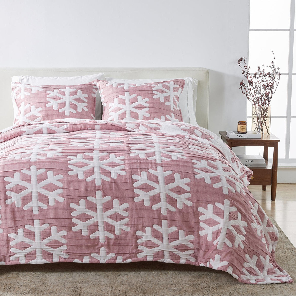 Reversible Matelassé Snowflake Quilt Set – Nino Collection – view 13