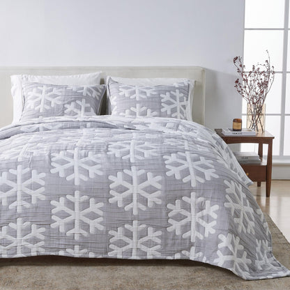 Reversible Matelassé Snowflake Quilt Set – Nino Collection – view 7