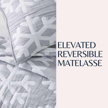 Reversible Matelassé Snowflake Quilt Set – Nino Collection – view 11