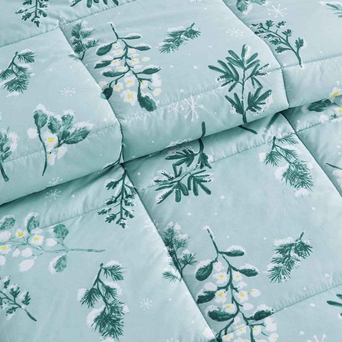 Reversible Holiday and Lodge Comforter and Sham Set – Odette Collection – view 33