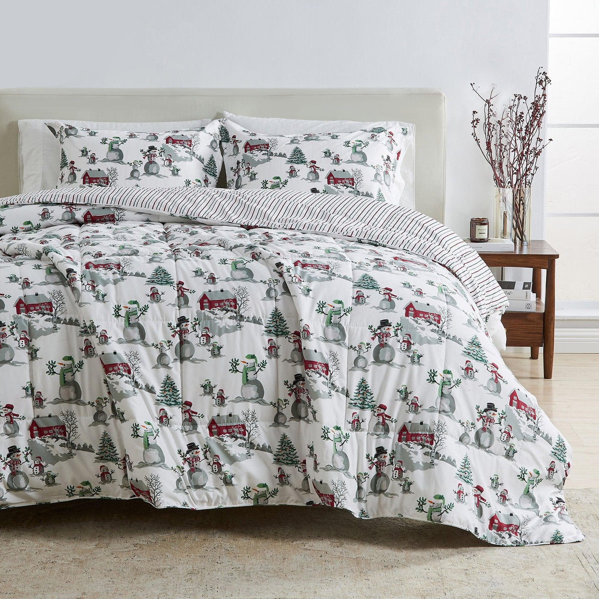 Reversible Holiday and Lodge Comforter and Sham Set – Odette Collection – view 43