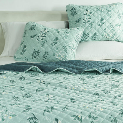 Snowy Botanical Winter Branch Reversible Quilt Set – Mariela Collection – view 6