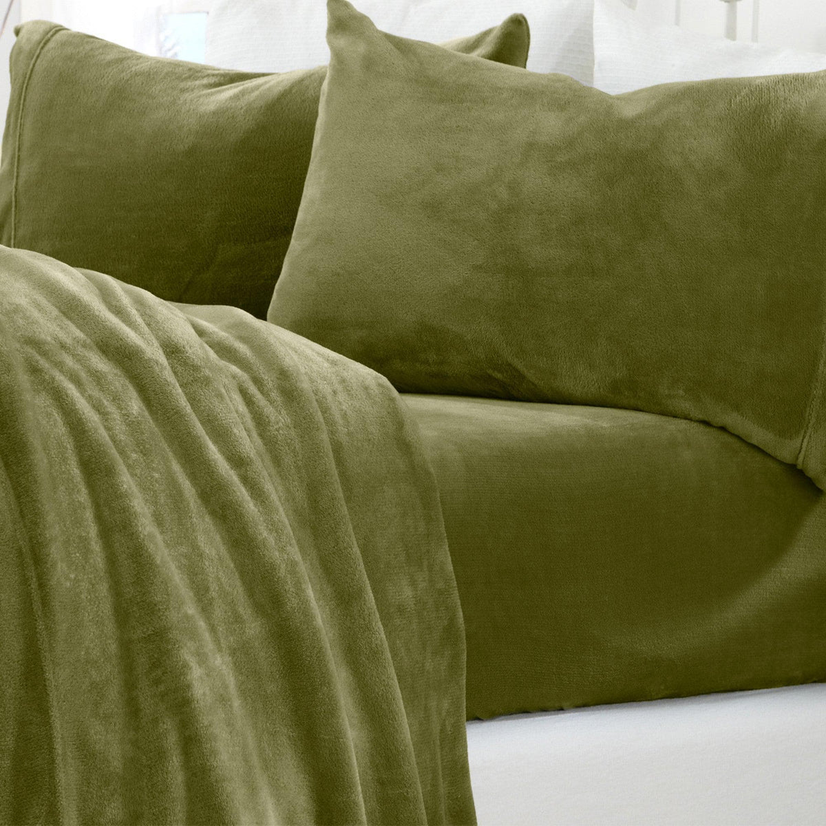 Solid Velvet Plush Sheet Set – Velvet Luxe Collection – view 86