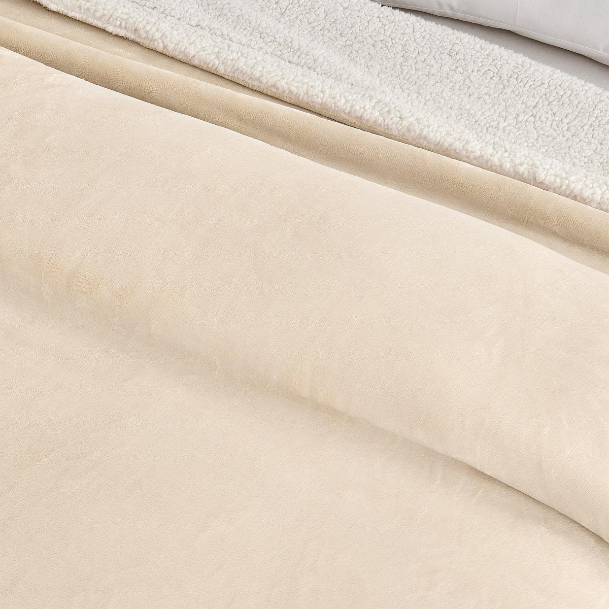Kinsley Collection Velvet Plush Sherpa Luxury Bed Blanket and Throw – view 109