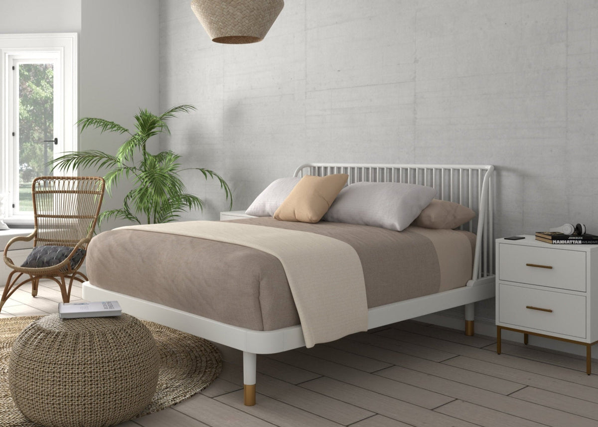 Madelyn White Wood Platform Bed with Slat Back and Gold Legs – view 3