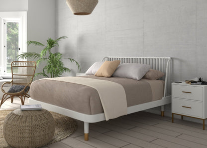 Madelyn White Wood Platform Bed with Slat Back and Gold Legs – view 3