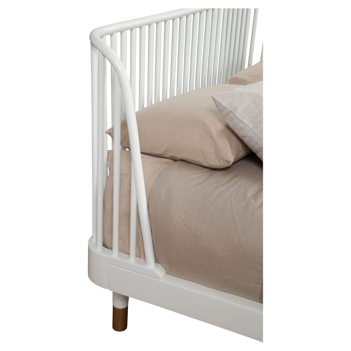 Madelyn White Wood Platform Bed with Slat Back and Gold Legs – view 6