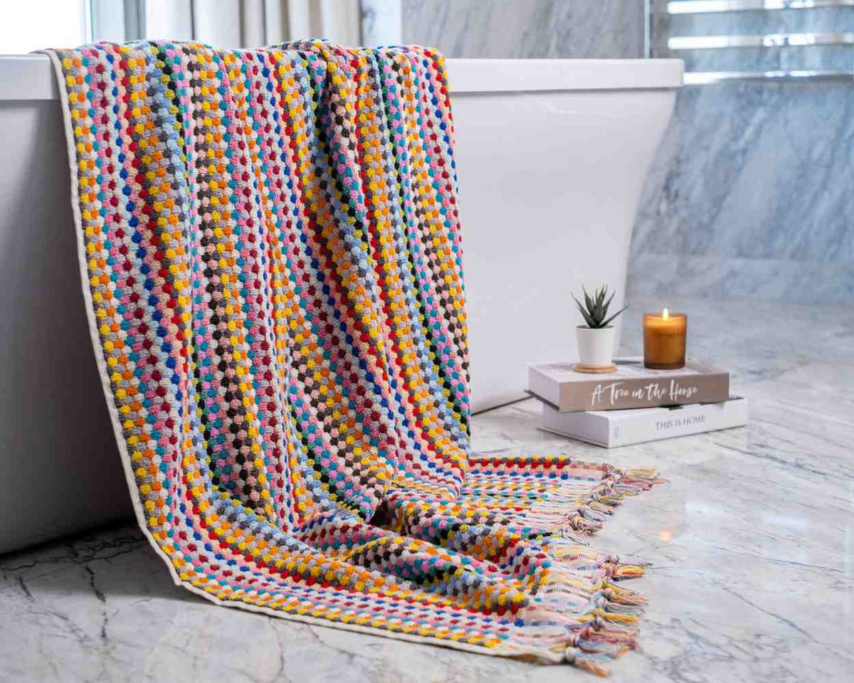 Pom Pom Organic Turkish Cotton Bath Towel, Oversized 550 GSM Jacquard – view 2