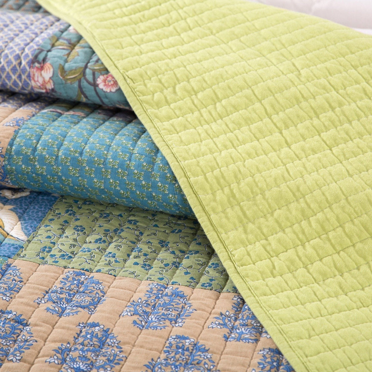 Bohemian Tropical Calla Lily Cotton Quilted Patchwork Bedspread Set – view 3