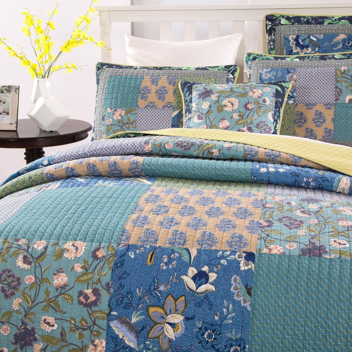 Bohemian Tropical Calla Lily Cotton Quilted Patchwork Bedspread Set – view 4