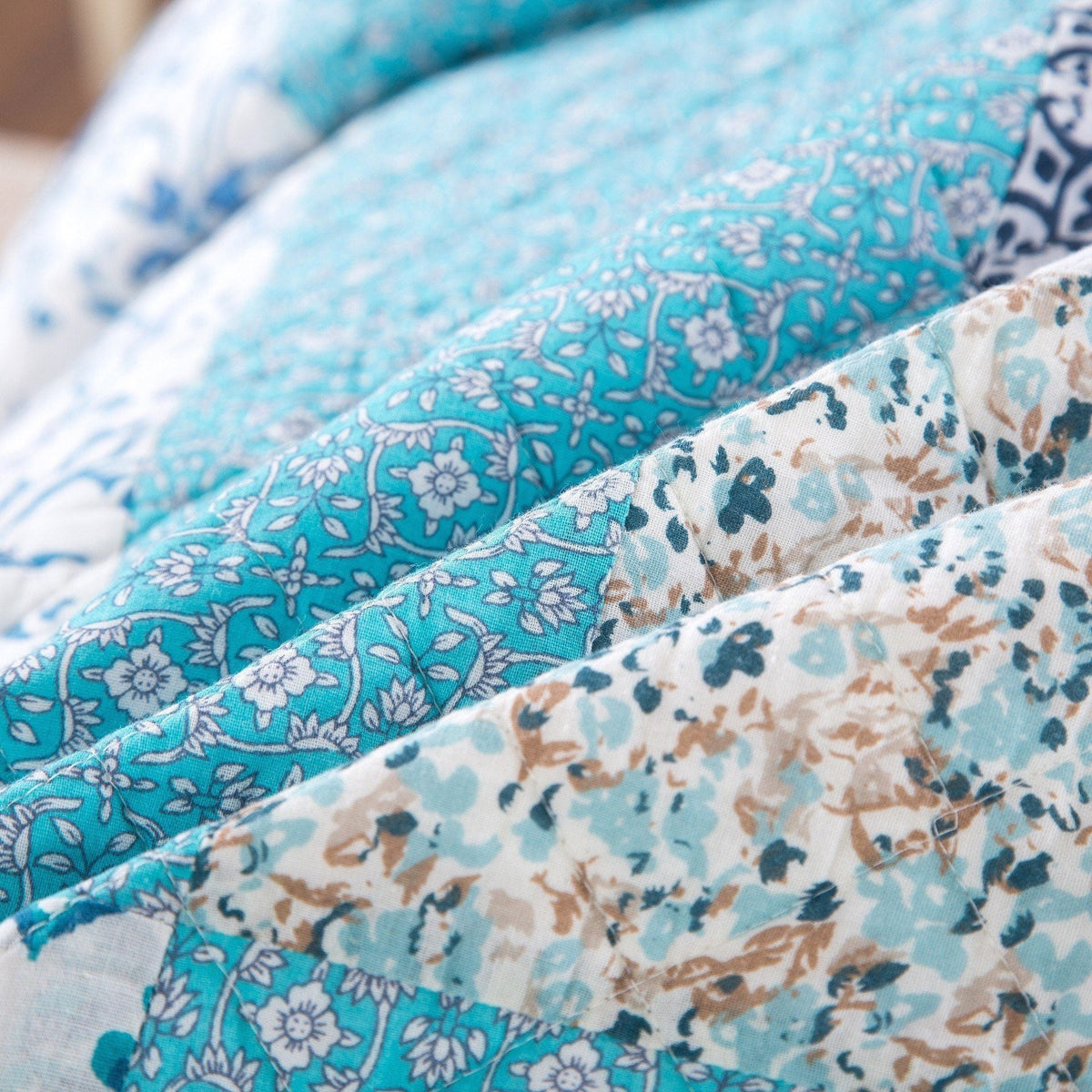 Blue Elegance Floral Cotton Patchwork Bedspread Coverlet Quilt Set – view 5