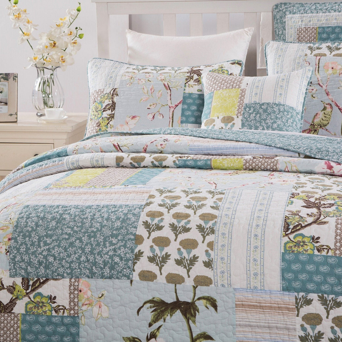 Sky Breeze Pastel Blue Cotton Patchwork Quilt Set – view 5
