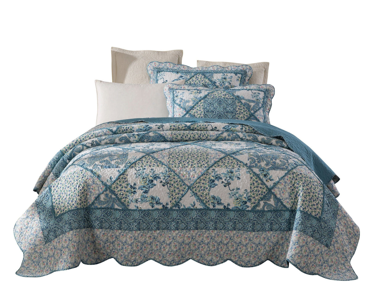 Petal Dance Blue and White Floral Scalloped Cotton Patchwork Quilt Set – view 8