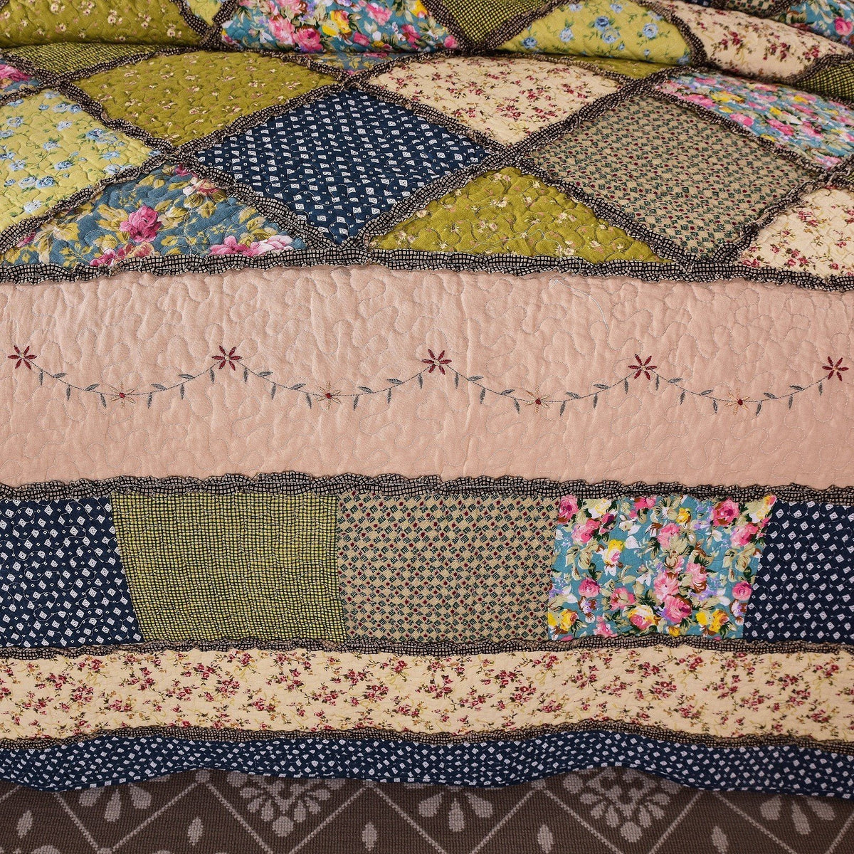 Spring Shower Olive and Navy Floral Scalloped Cotton Patchwork Quilt Set – view 5