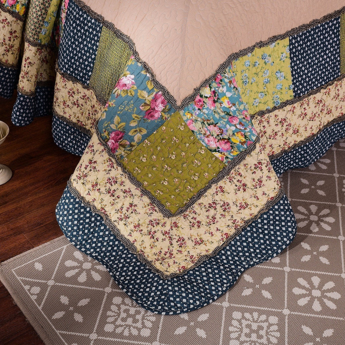 Spring Shower Olive and Navy Floral Scalloped Cotton Patchwork Quilt Set – view 4