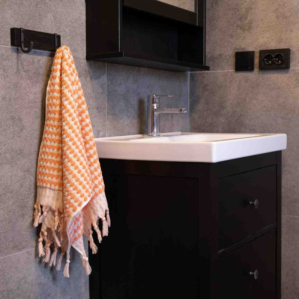 Pom Pom Organic Turkish Cotton Hand Towel, Handwoven 17 x 35 Inch – view 28