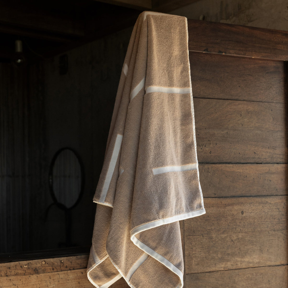 Sorrel Australian Cotton Towels, Plush 600 GSM with Geometric Accents – view 4