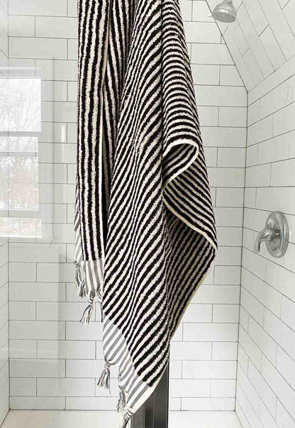 Organic Cotton Striped Bath Towel, Jacquard Woven 36 x 72 Inch – view 3