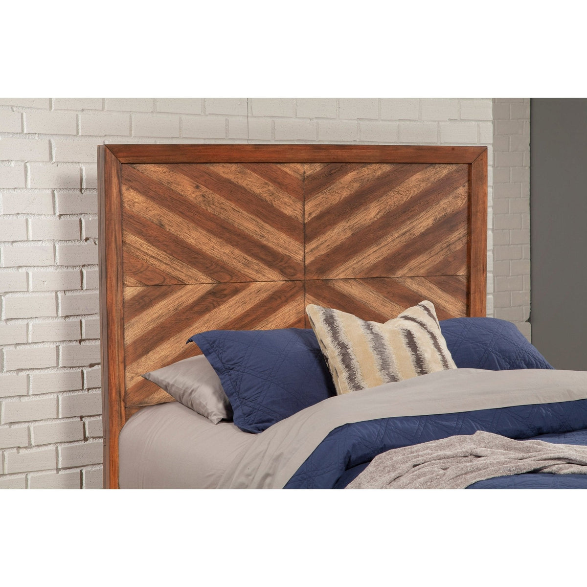 Trinidad Mahogany Bed in Warm Toffee Finish, Transitional Style – view 3