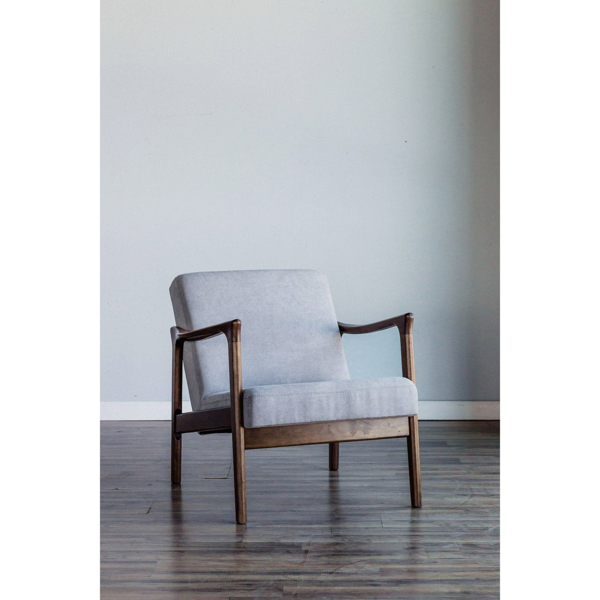 Zephyr Solid Wood Lounge Chair with Light Gray Fabric